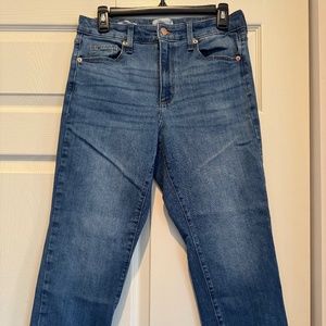 Universal Thread High-Rise Slim Straight Fit Medium Wash Jeans